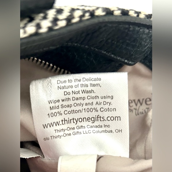 Jewell by Thirty-One Black and White Geometric Bag with shoulder strap. - Picture 8 of 12